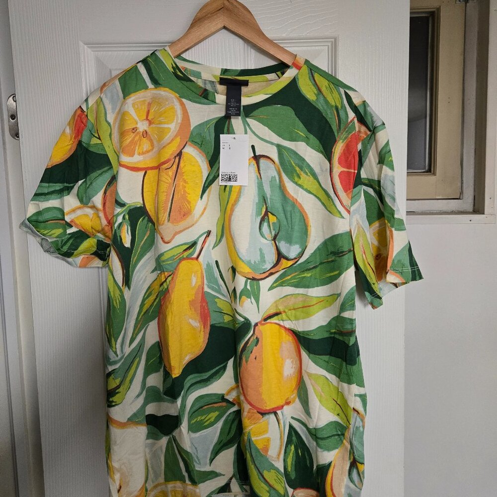 NWT H & M Tropical Fruit  Cotton T-Shirt (22.5" PTP)
